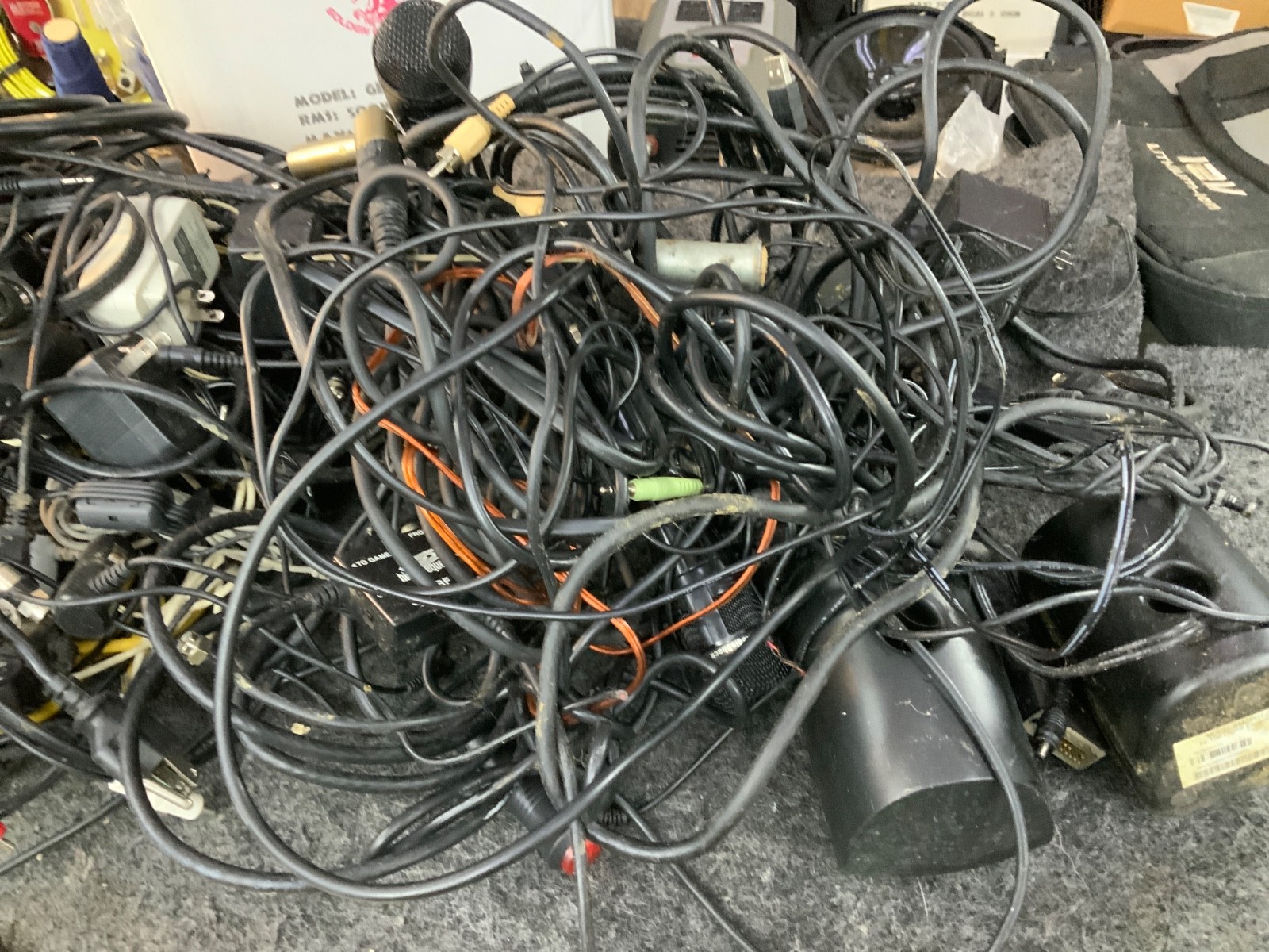 Mixed Lot of Assorted Electronics, adapters, and cables etc…