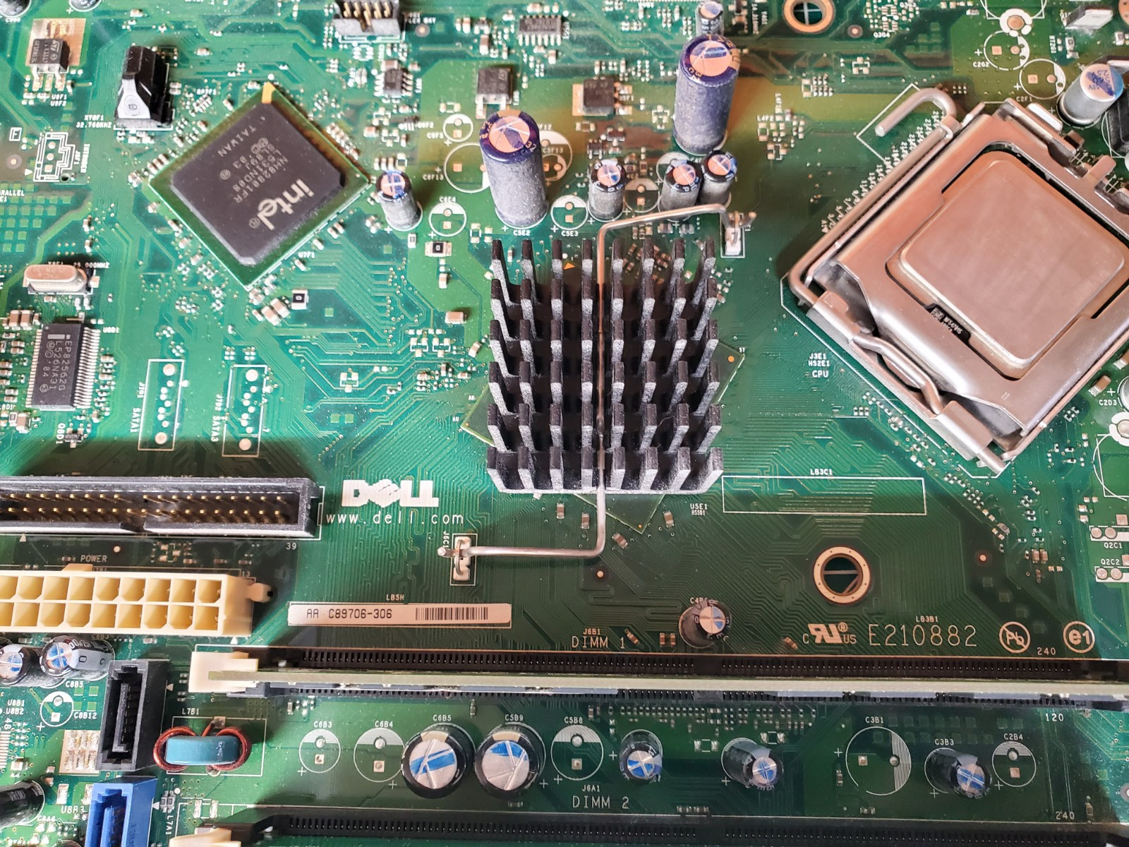 Genuine Dell Dimension E310 Motherboard (CN-0JC474) 1GB RAM, 2.80 pentium 4 Cpu