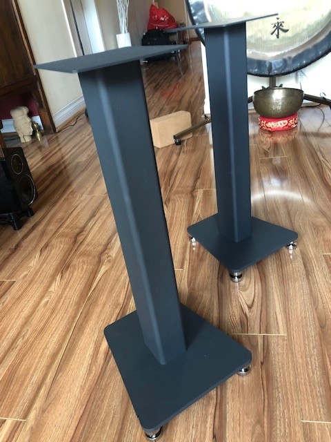 Minty! ELAC LS80 Speaker Stands. All metal. Fillable. 23 5/8″ Tall. Matte Gray.