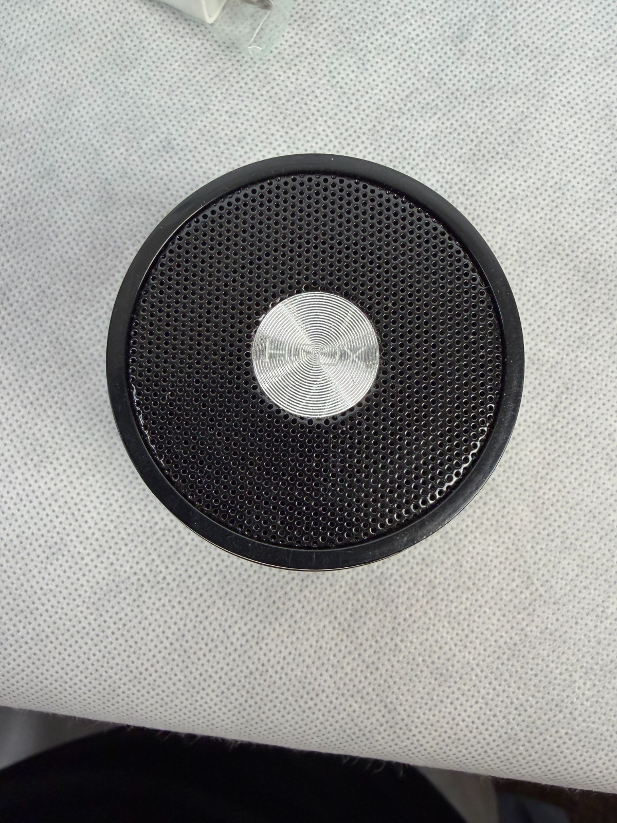 Miscellaneous Electronics Speakers, Cords, Microphones – Conditions Unkown