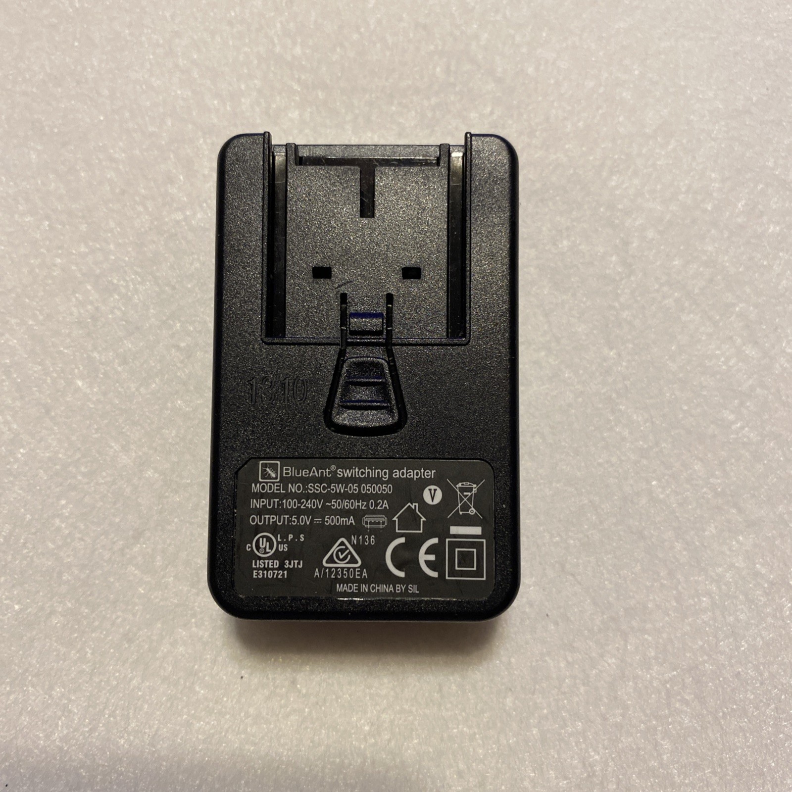 BlueAnt SSC-5W-05 050050 AC USB Switching Adapter 5.0V 500mA – Black