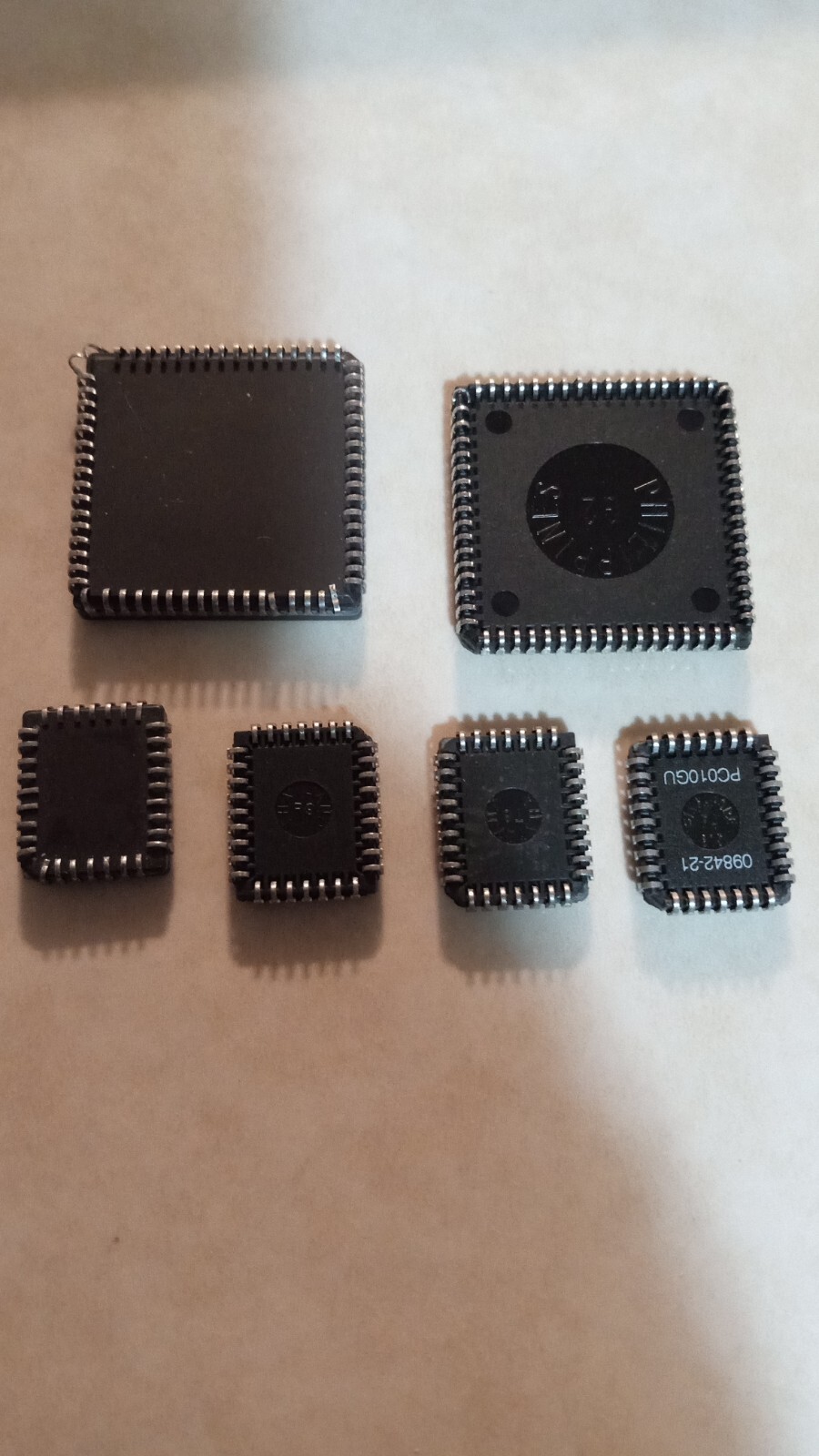 Miscellaneous Electronics Chips Lot of 6. Not sure what they are