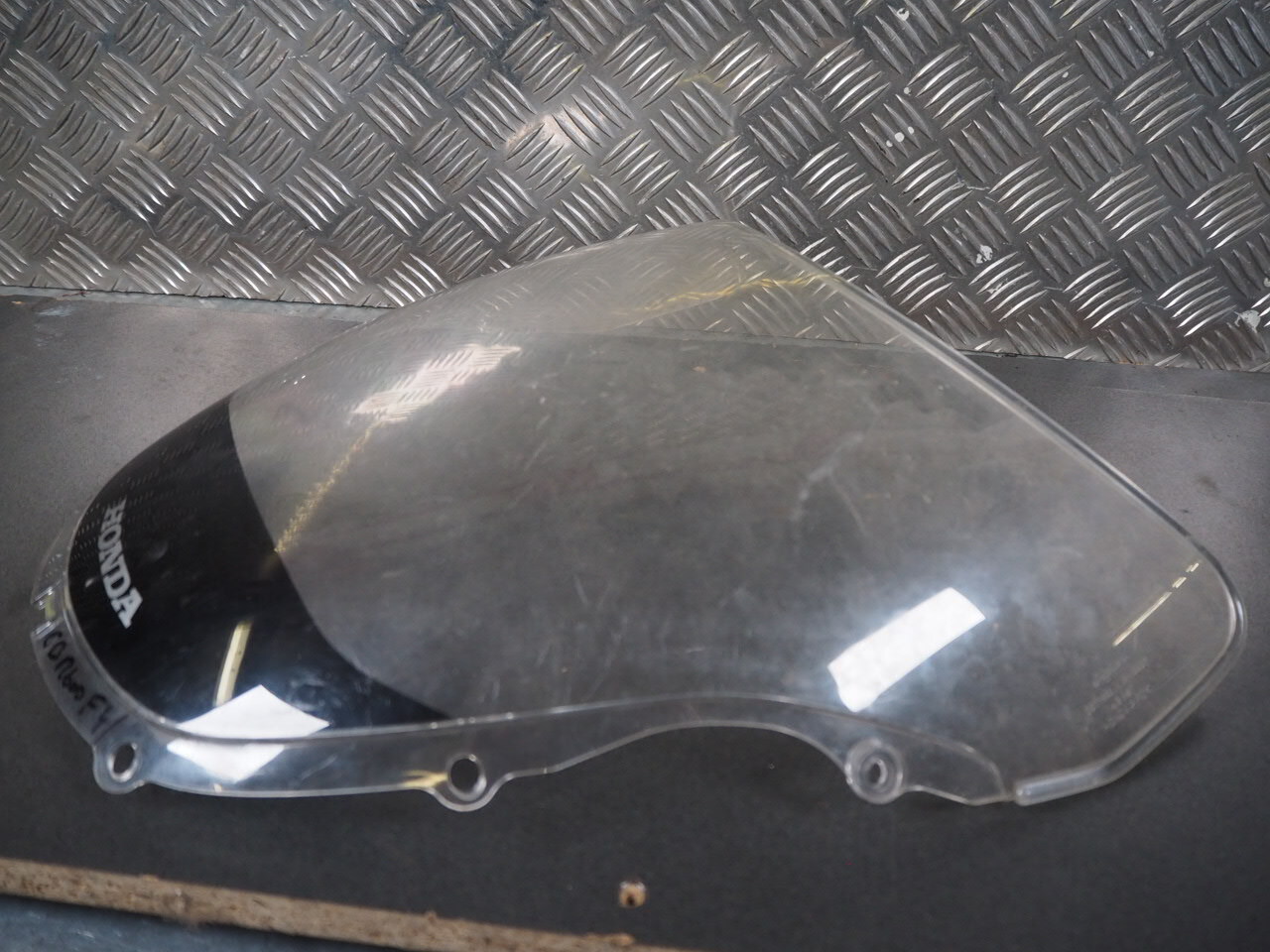 WINDSCREEN HONDA CBR600F4 99-00 64200-MBW-000 19386