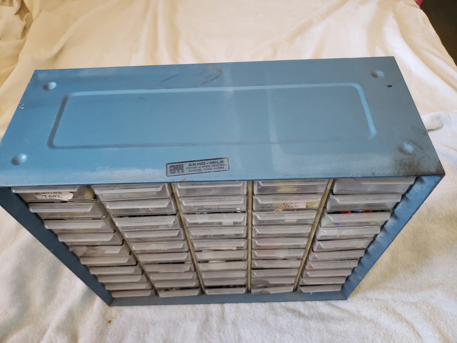 ELECTRONICS BUSINESS MAN TOOL BOX FULL OF ELECTRONICS 10 ROLLS/50 DRAWS FULL