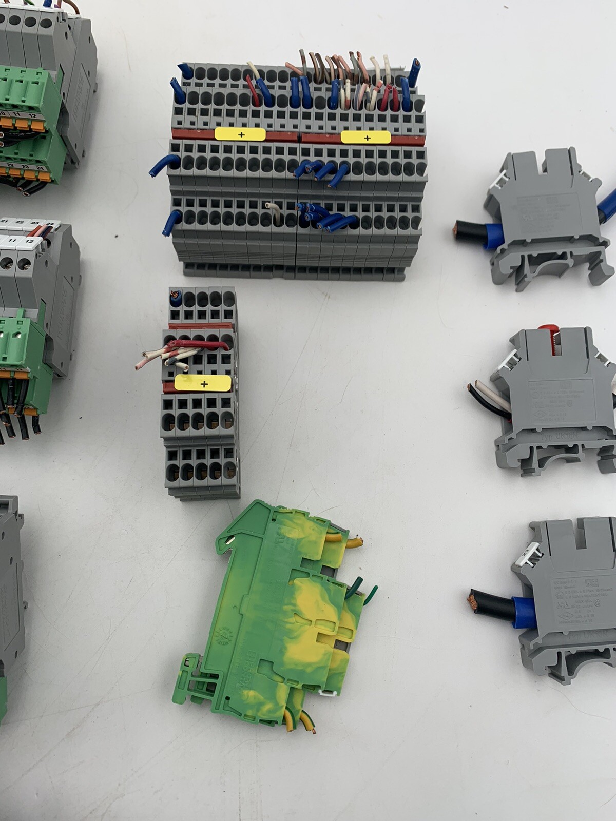 Lot Of Phoenix Contact Read Description For Types And Quantities