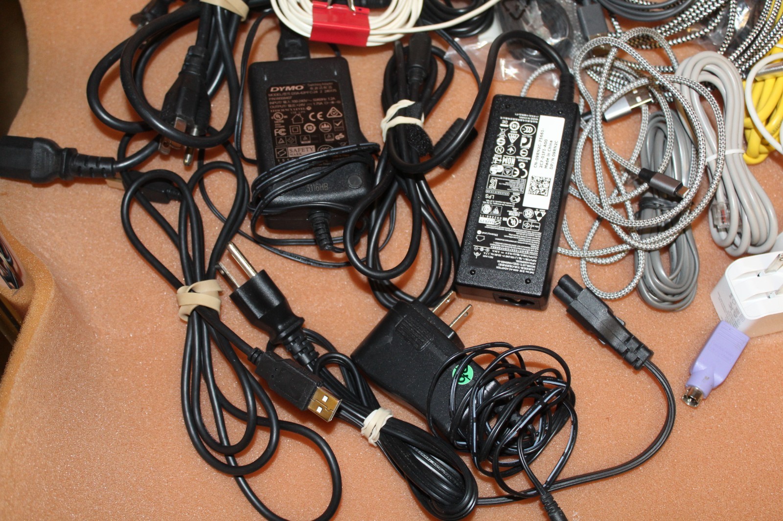 Electronic Cables_Cords_Plugs _etc, Assortment_24 Piece Lot