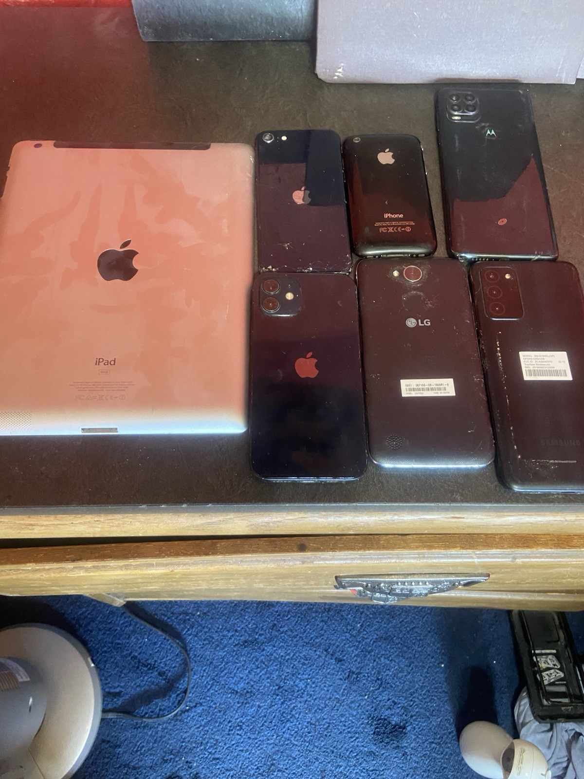 Apple, LG, Samsung, Motorola Mixed Lot Phones & Tablet – Touchscreen untested