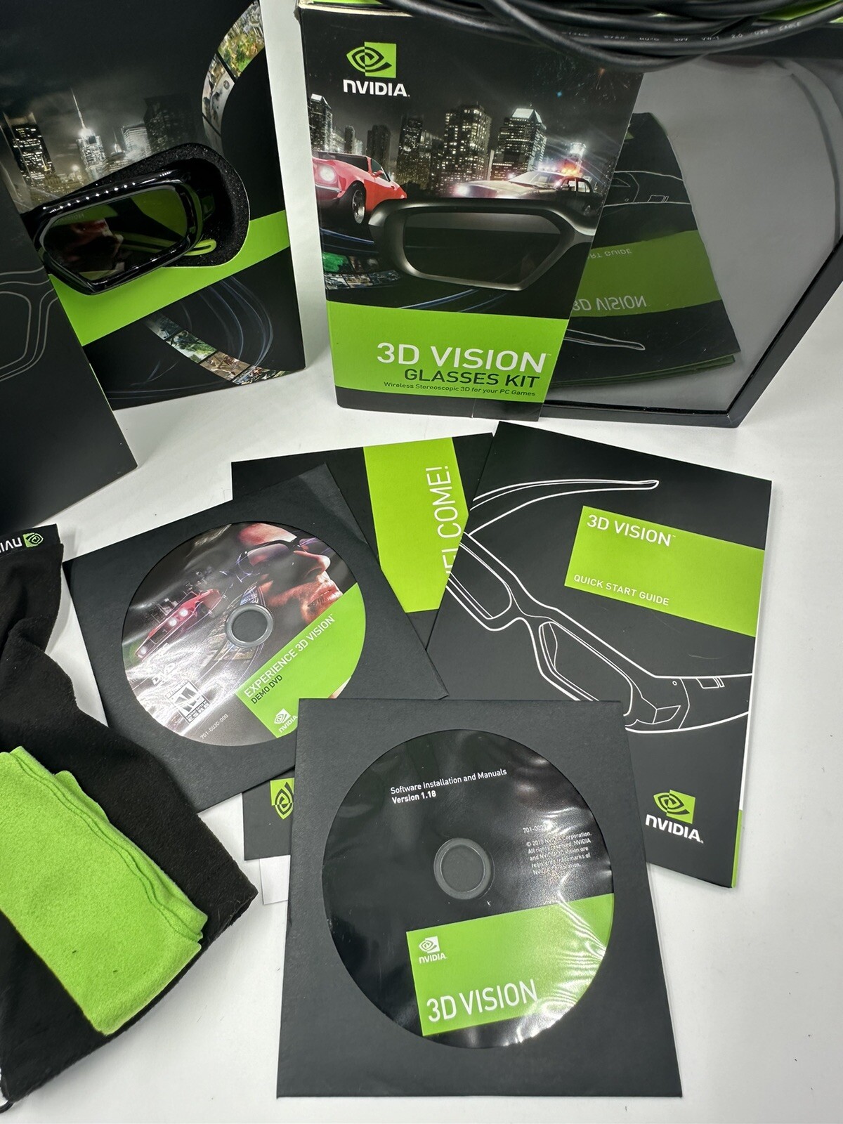 NVIDIA GeForce Wireless 3D Stereo Glasses Kit with Emitter