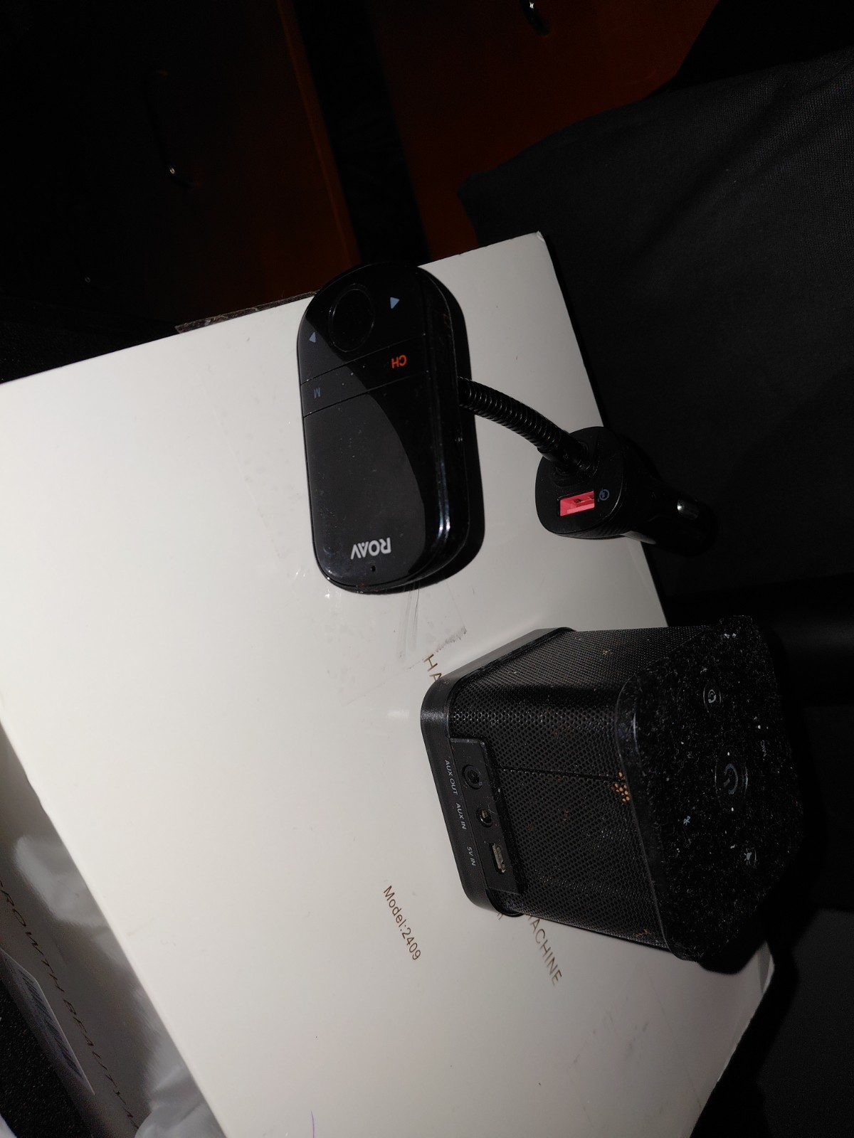 Lot Anker ROAV SmartCharge F3FM Transmitter + isound IGlow Speaker + Phone Cover