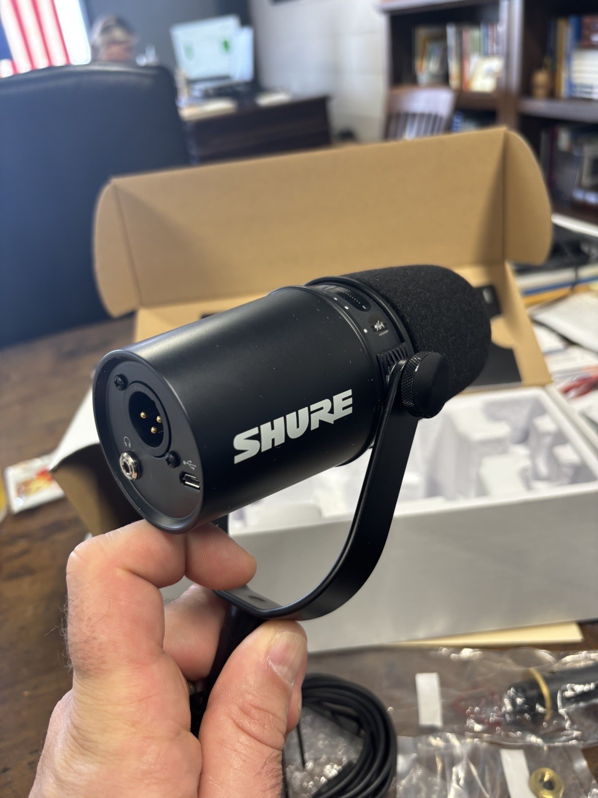 Shure Podcast Microphone and Stand