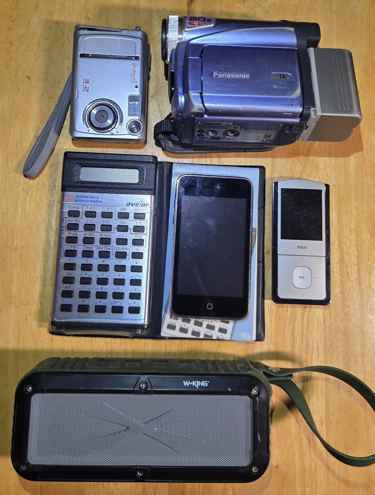 Electronics Lot iPod Speaker Videocam Calculator MP3 For Parts/Repair