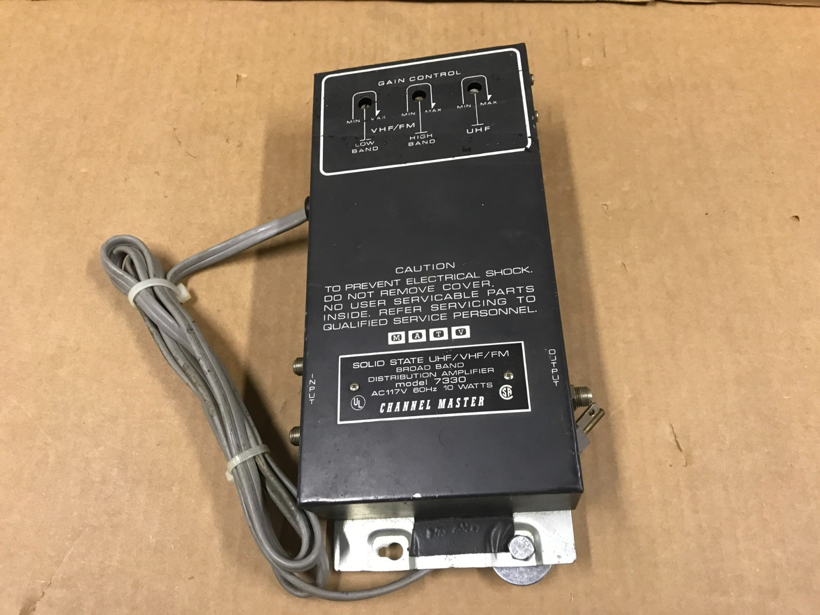 Vintage Channel Master Model 7330 Solid-State UHF/VHF Distribution Amplifier