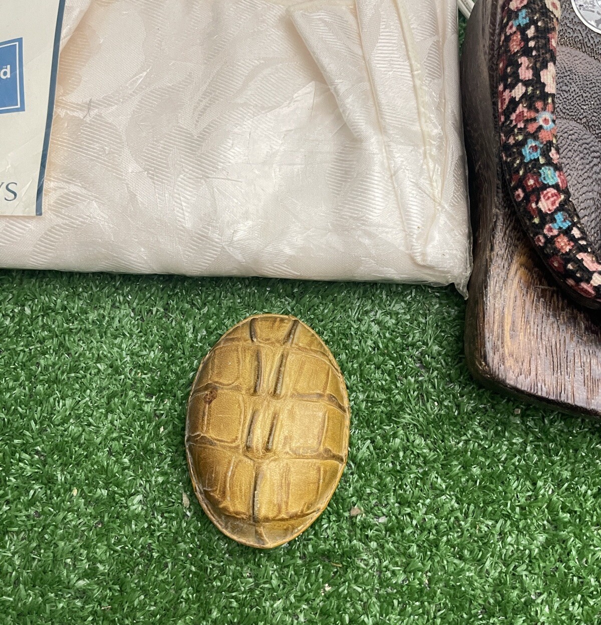 Lots Of Different Items-What You See In The Pictures Are What You Get.-Lot #02