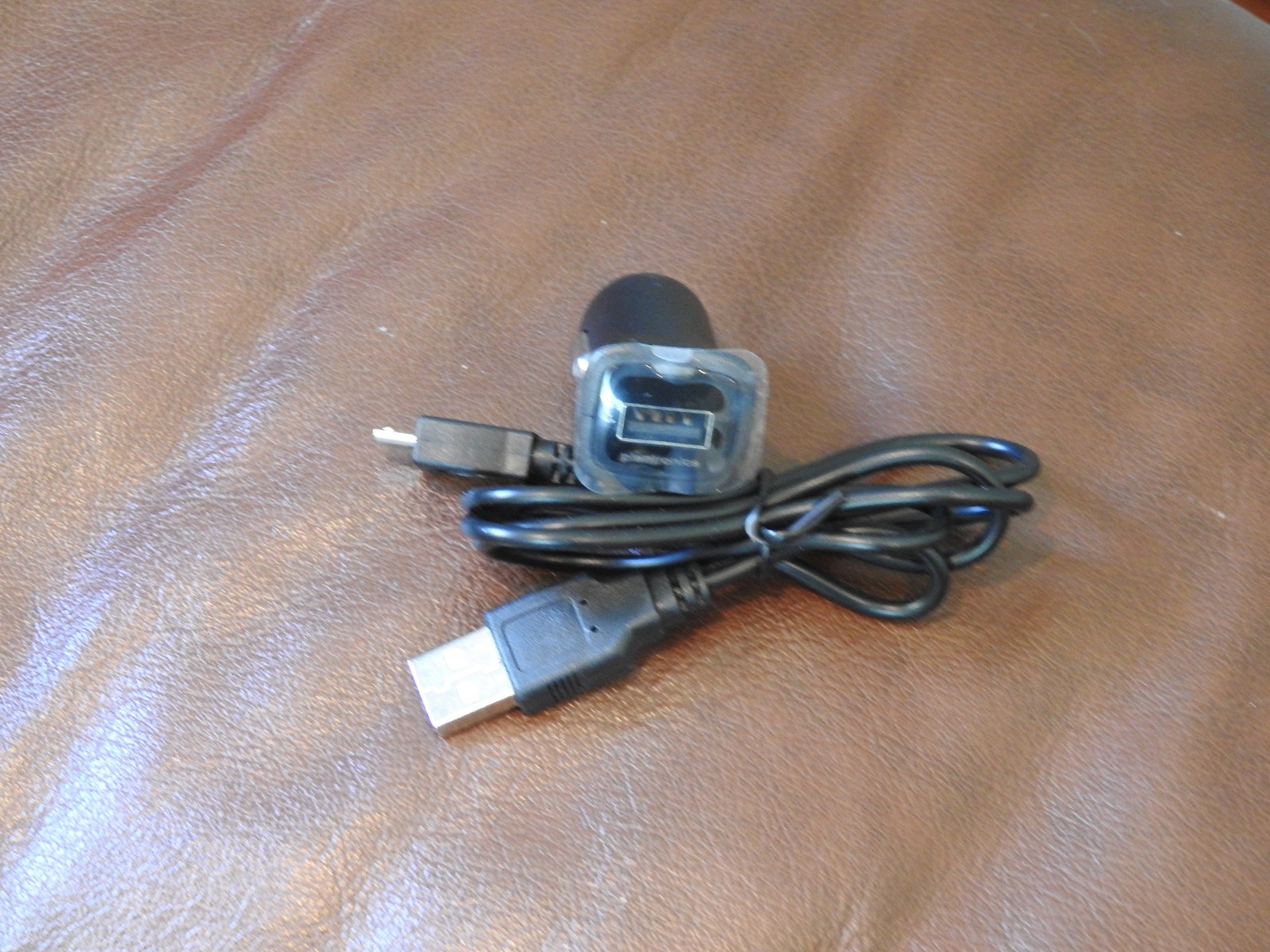 Original Plantronics Fast USB Car Charger 84390-01 SIL-C05100A