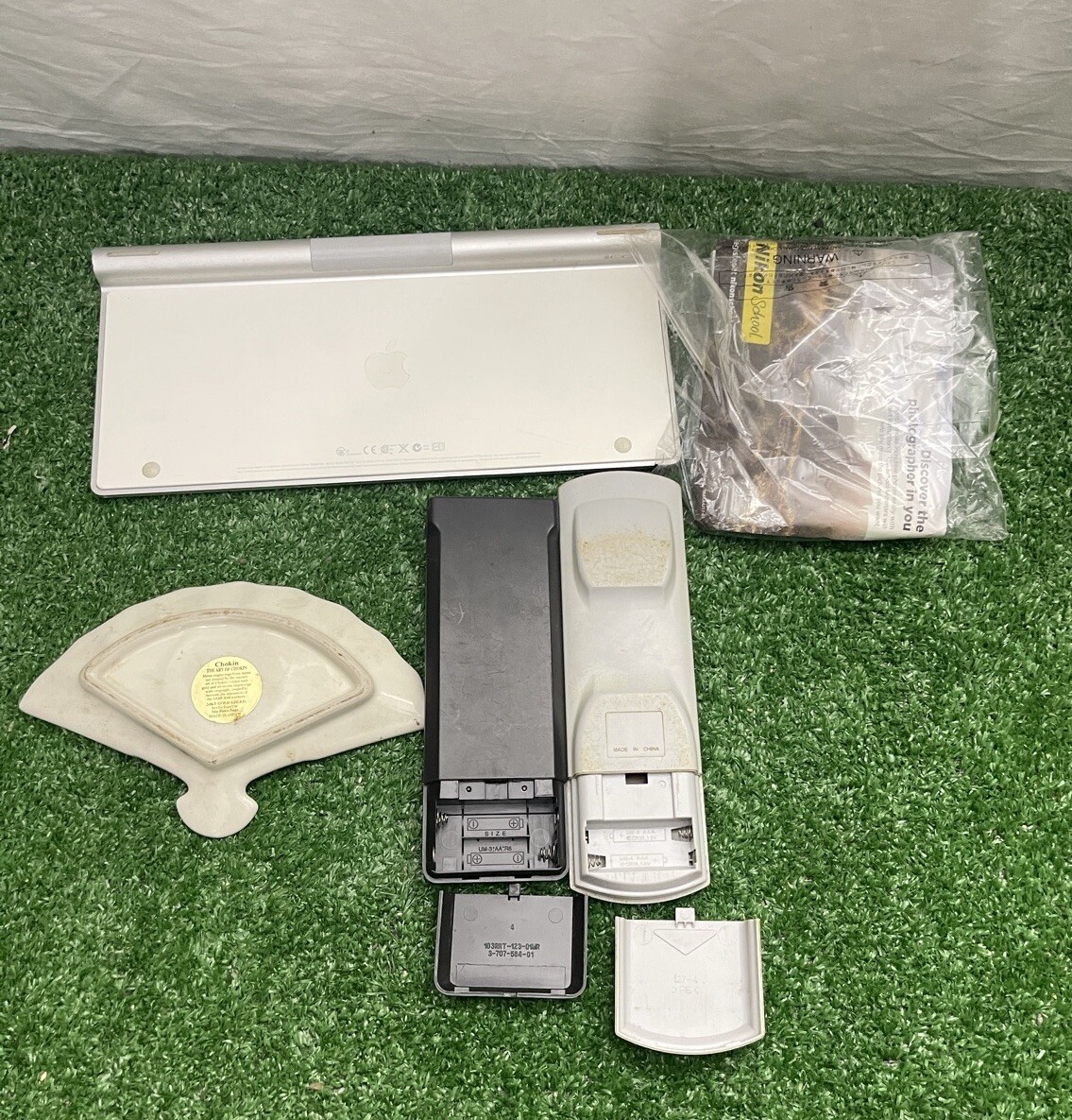 Lots Of Different Items-What You See In The Pictures Are What You Get.-Lot #05