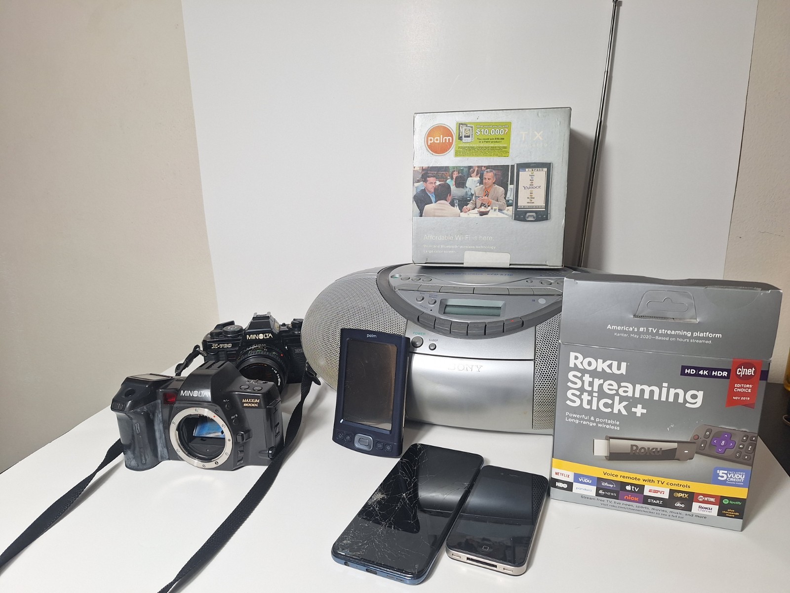 Vintage Electronics Camera Lot For Parts/Repair Minolta Sony Palm Roku iPhone