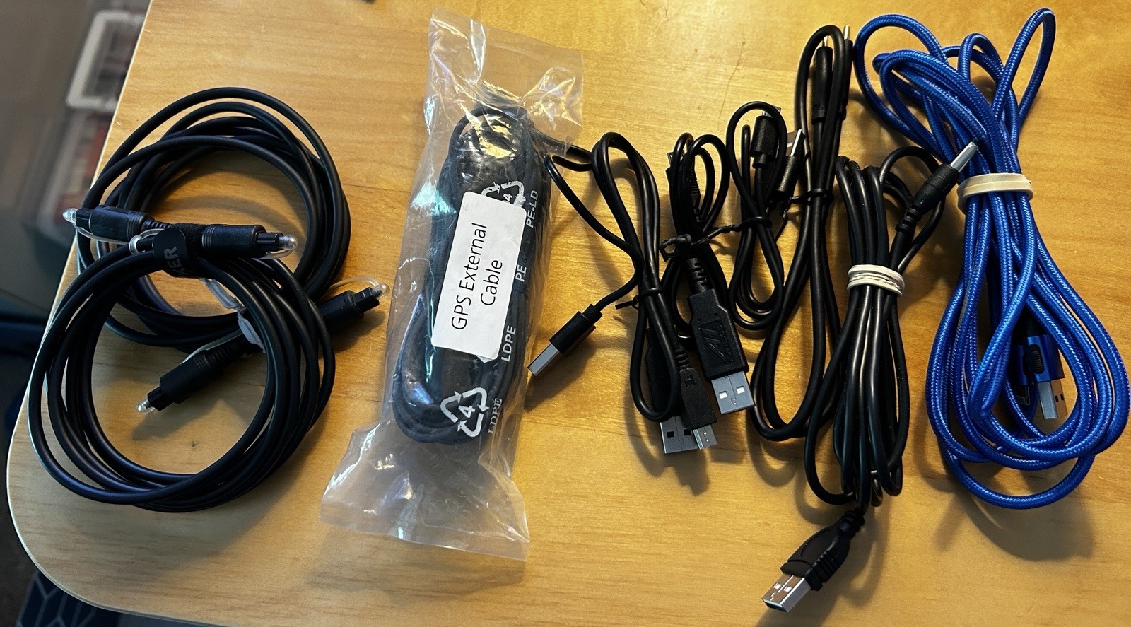 Mixed Lot Cables, Adapters & Chargers, Earbuds USB Charging Wired