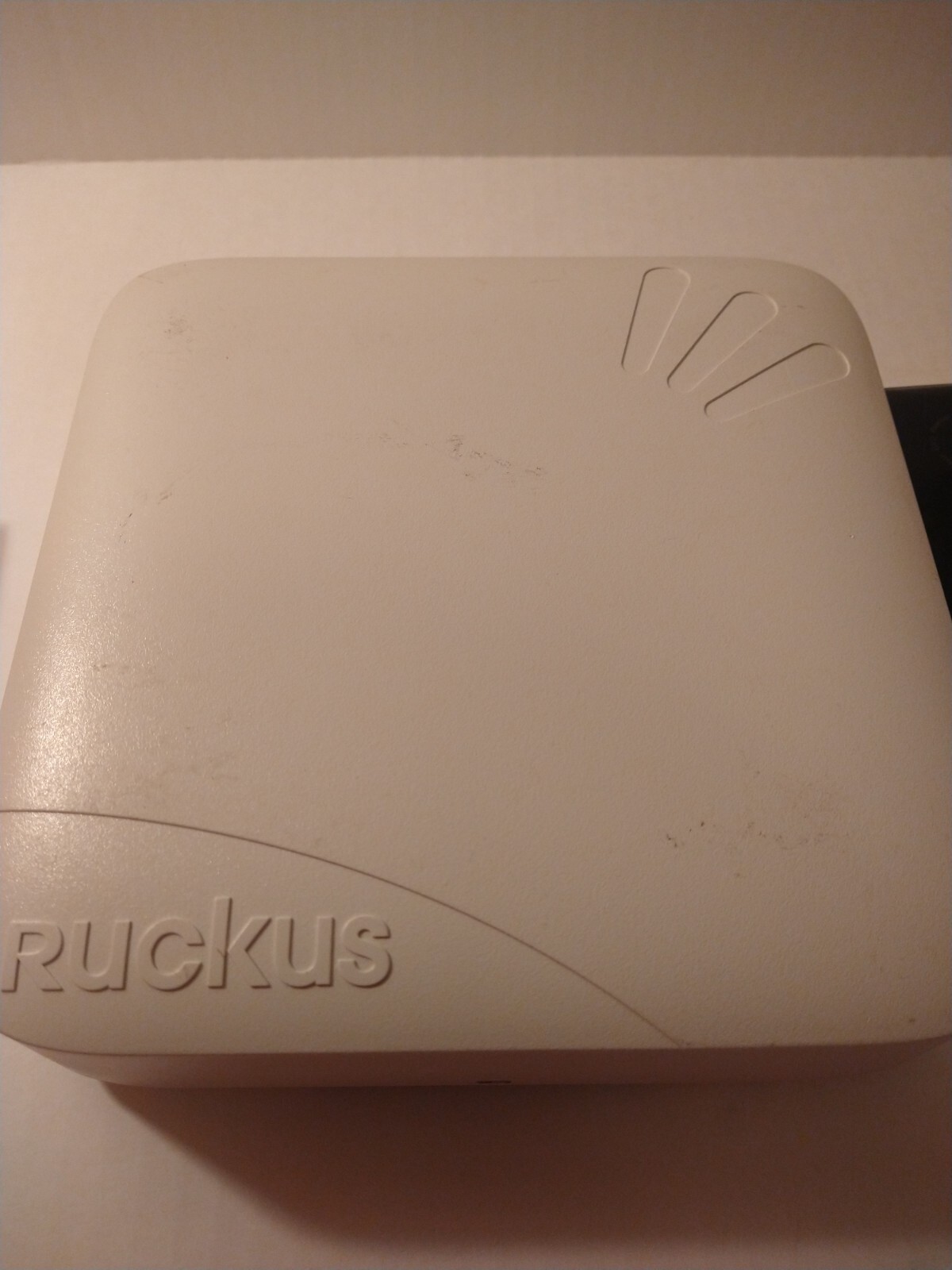 Lot of Electronics. LG and Ruckus. READ DESCRIPTION