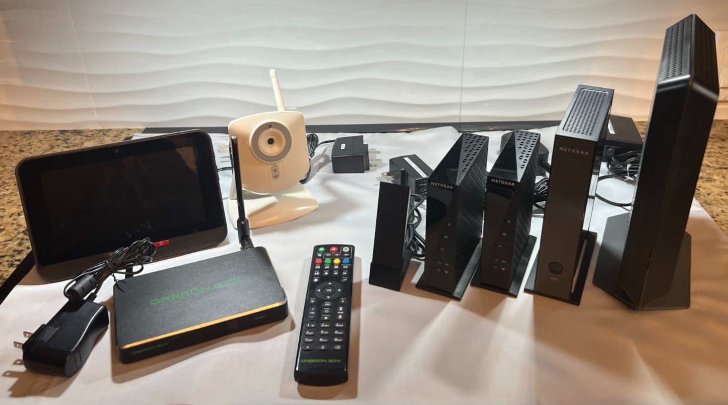 Netgear AC1900-2 N300 Routers-N300 WNR2000v3-A6200-Dragon Box DB5-WIFI Cam-TC203