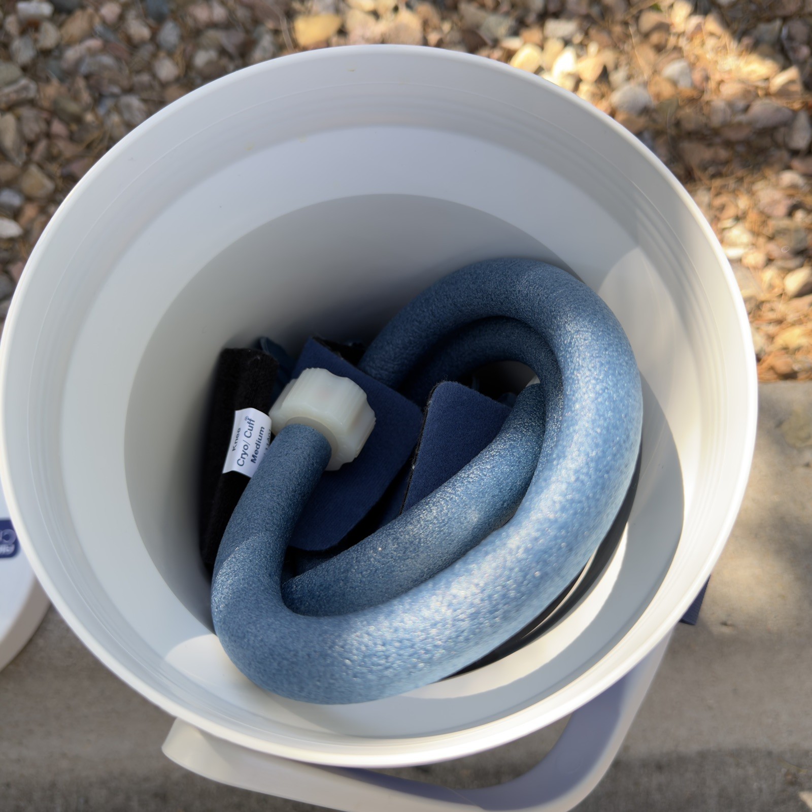 Aircast Cryo/Cuff Ice Therapy Gravity Cooler, Hose, Med Knee Cuff, Complete Set