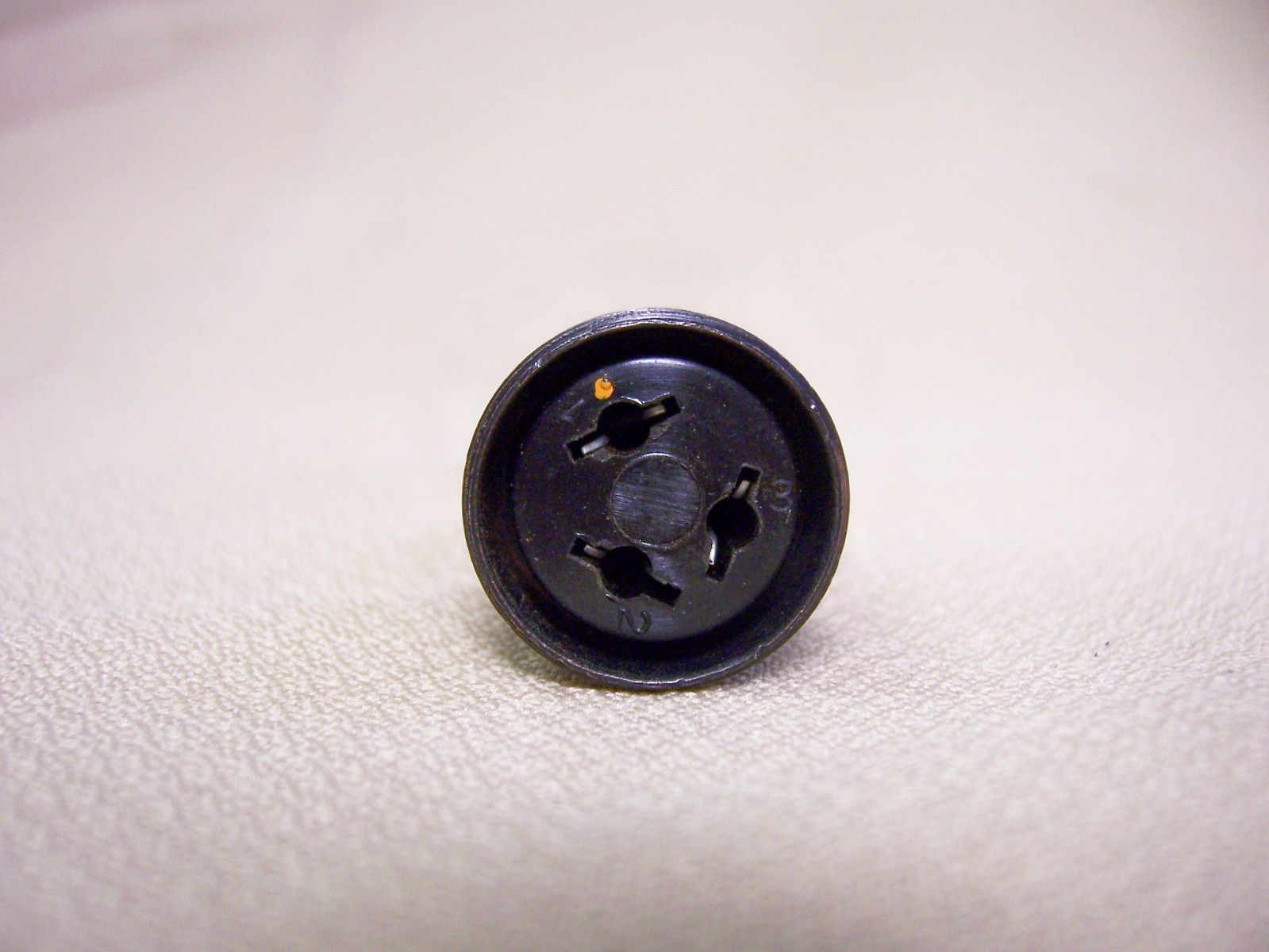 AMERICAN PHENOL 3-PIN FEMALE Amphenol MICROPHONE CONNECTOR MC3F no key shure mic