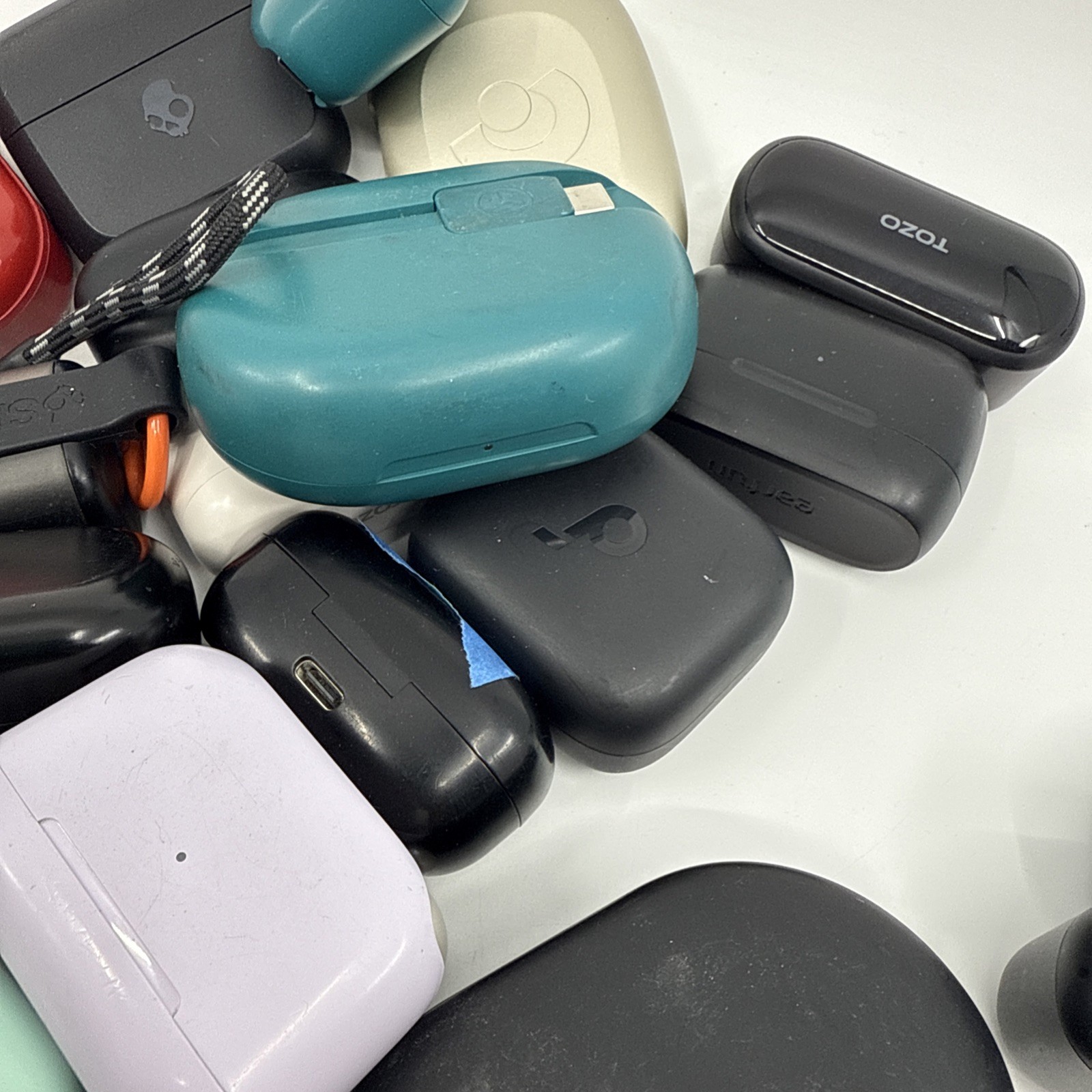 Large Electronics Miscellaneous Lot | – Earbuds Partials Soundcore jlab Tozo Etc