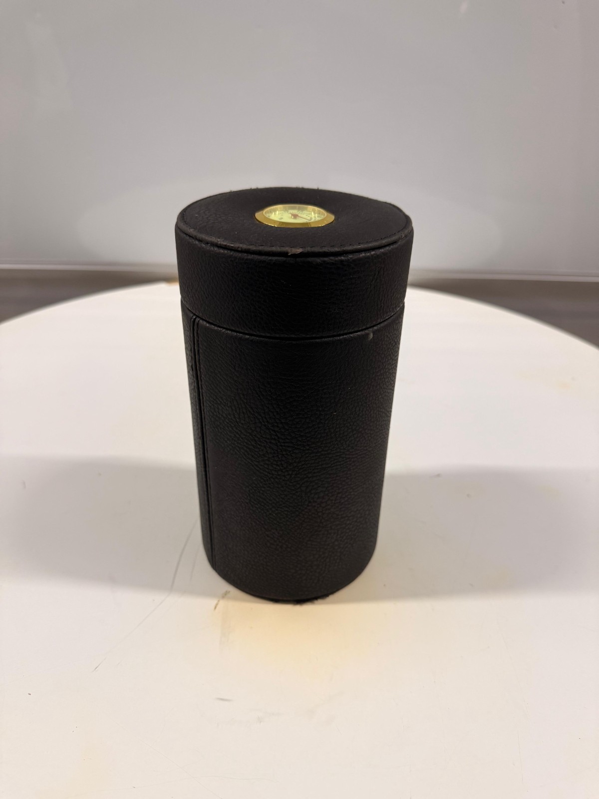 Vintage Leather Travel Cigar Humidor Case with Built-in Hygrometer Round Black