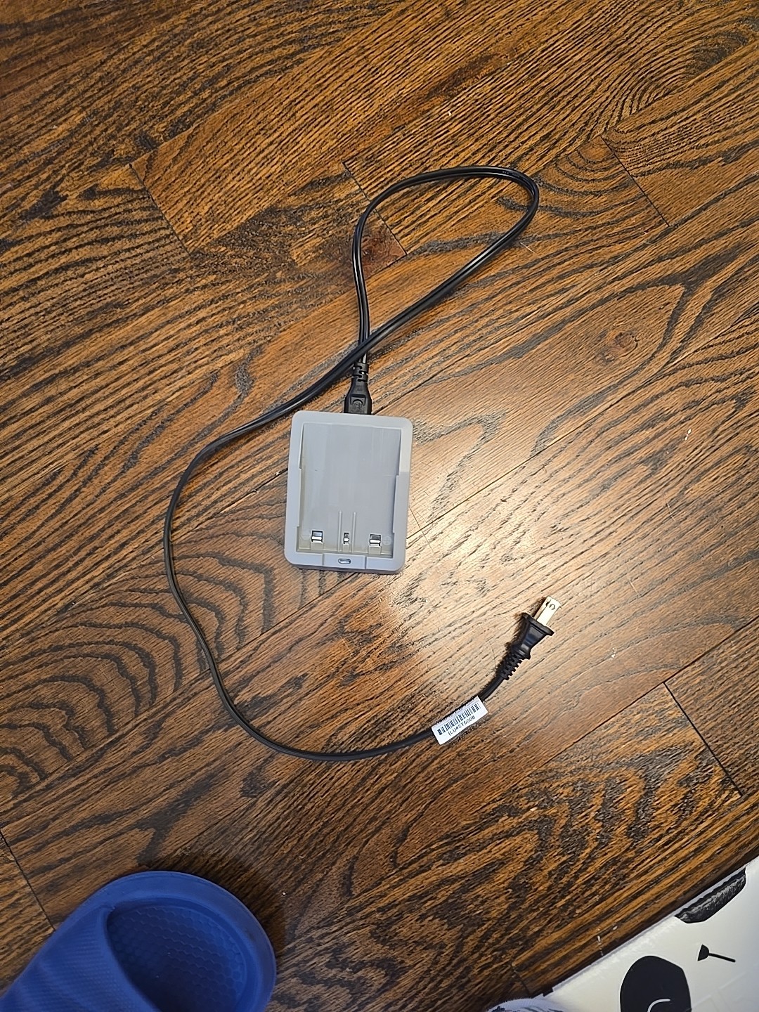 Vex.iq gen 1 controller, battery, brain, and charger.