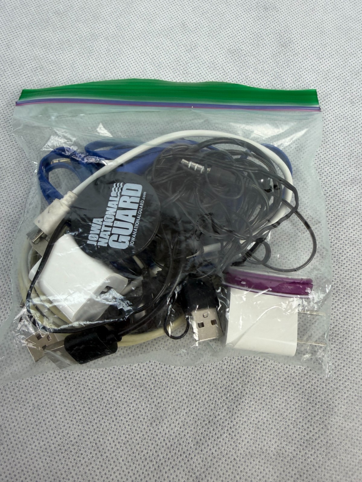 Miscellaneous Electronics Speakers, Cords, Microphones – Conditions Unkown