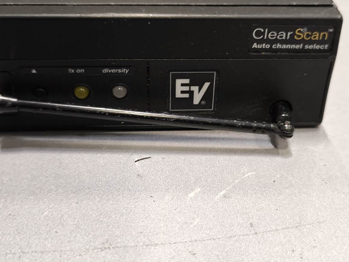 N/DYM Series UHF Wireless Receiver – Used, Fully Functional