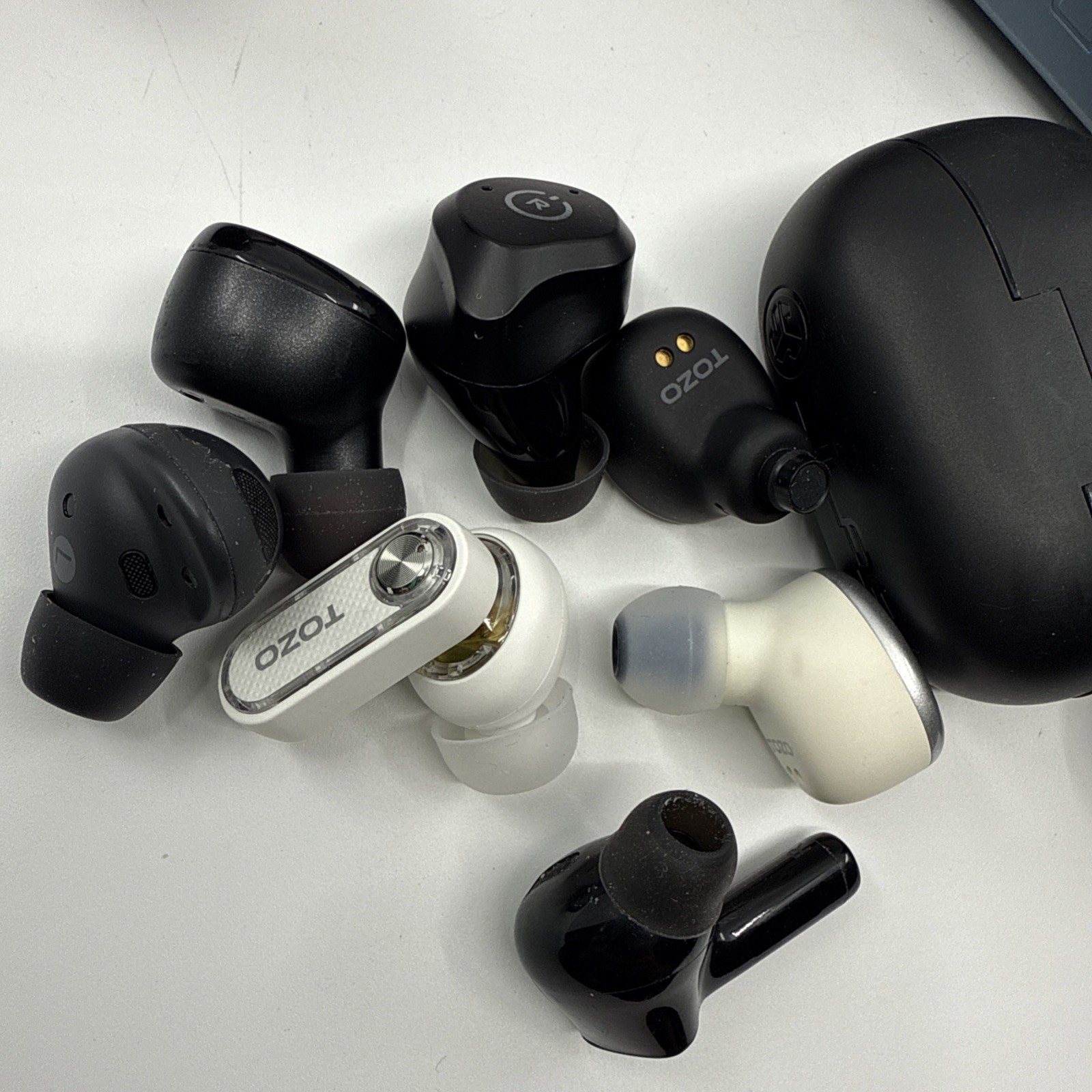 Large Electronics Miscellaneous Lot | – Earbuds Partials Soundcore jlab Tozo Etc