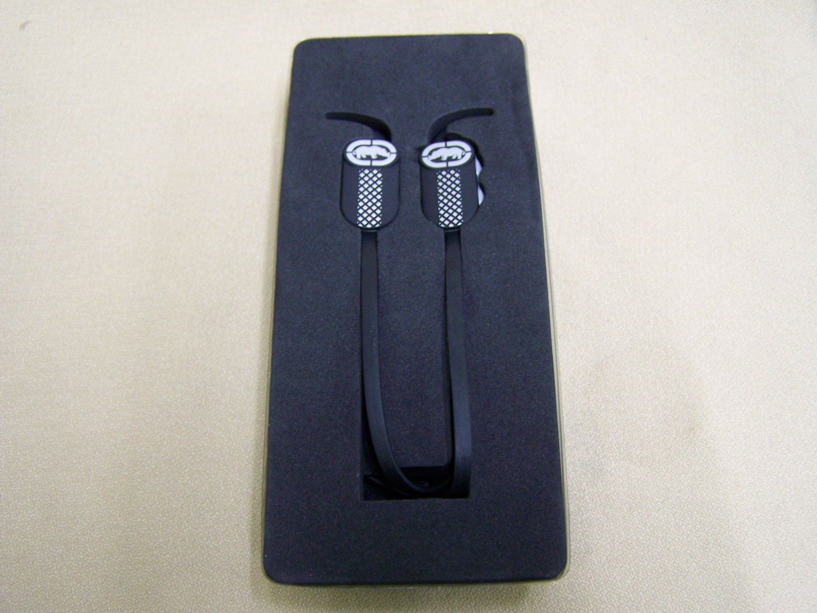 ECKOUNLTD Runner Bluetooth Earphones Black earbuds
