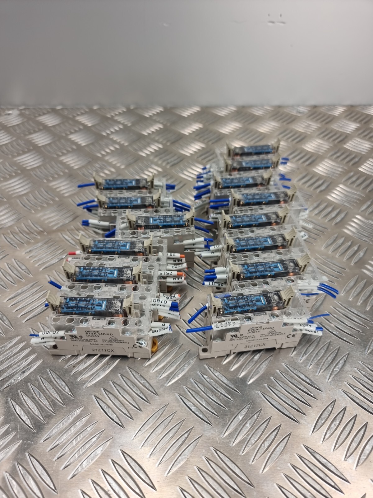 Omron G7SA-5A1B Relay With Socket Base P7SA-14F-ND 24VDC