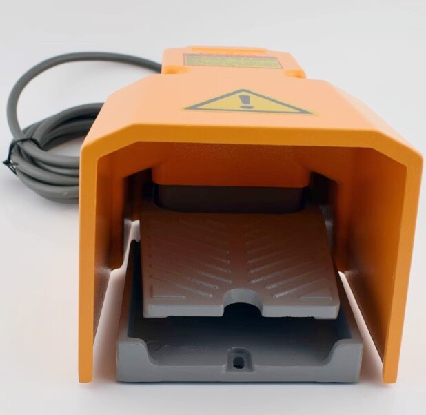 1Pcs New For Foot switch HRF-HD32NX aluminum alloy 2a+2b