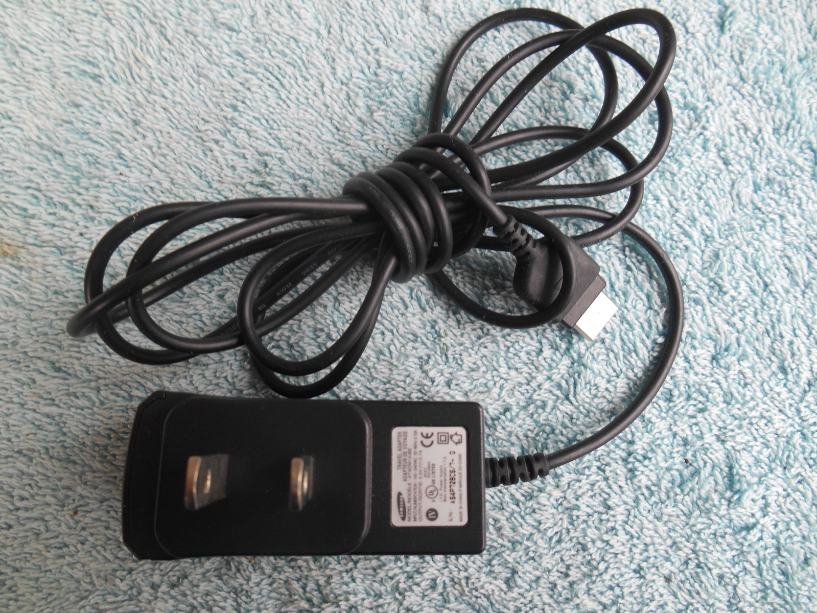 WHOLESALE LOT OF 12 ASSORTED AC TRAVEL WALL CHARGERS