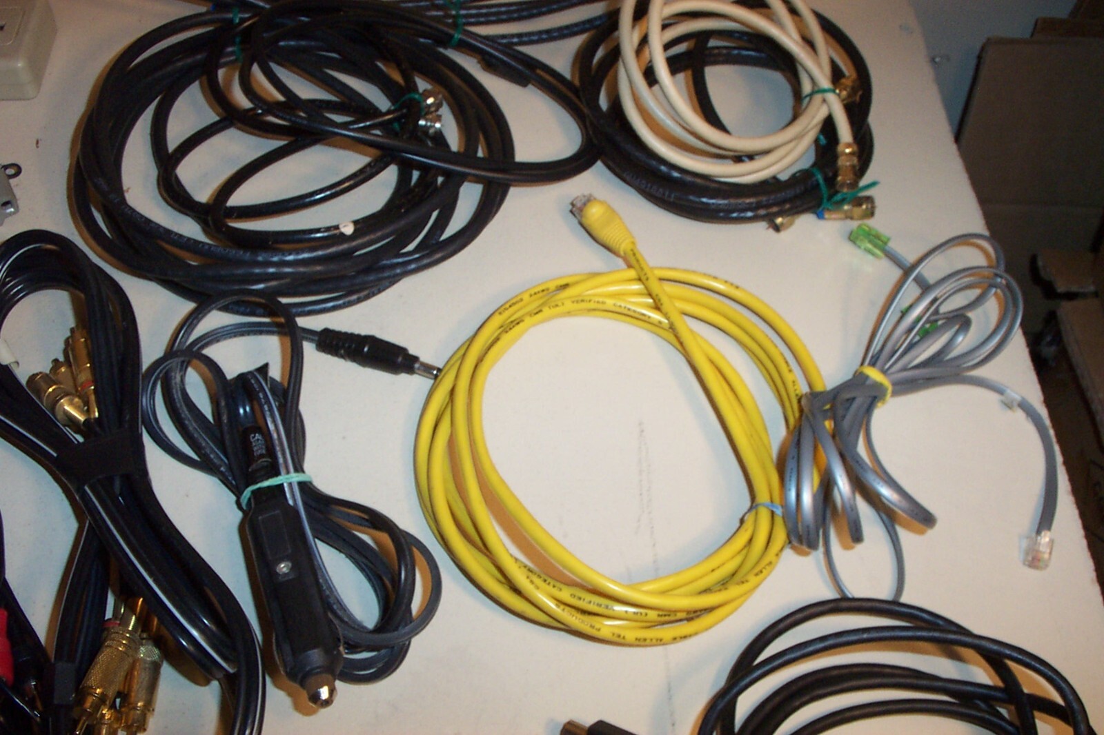 HUGE LOT for Electronics, CABLES, ADAPTERS VTG ANTENNA, AUDIO VIDEO, Speaker etc