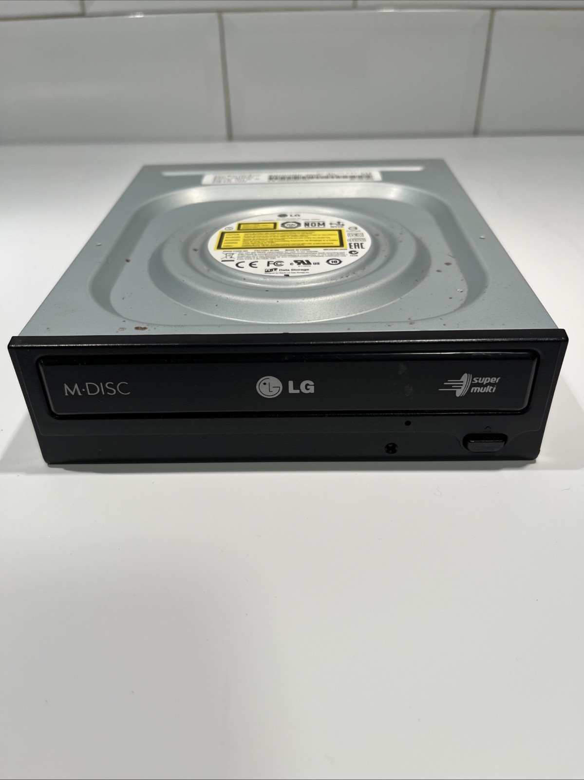 LG Disc Burner Internal Super Multi Drive SATA 24x DVD CD +/-R & RW/DL GH24NSC0