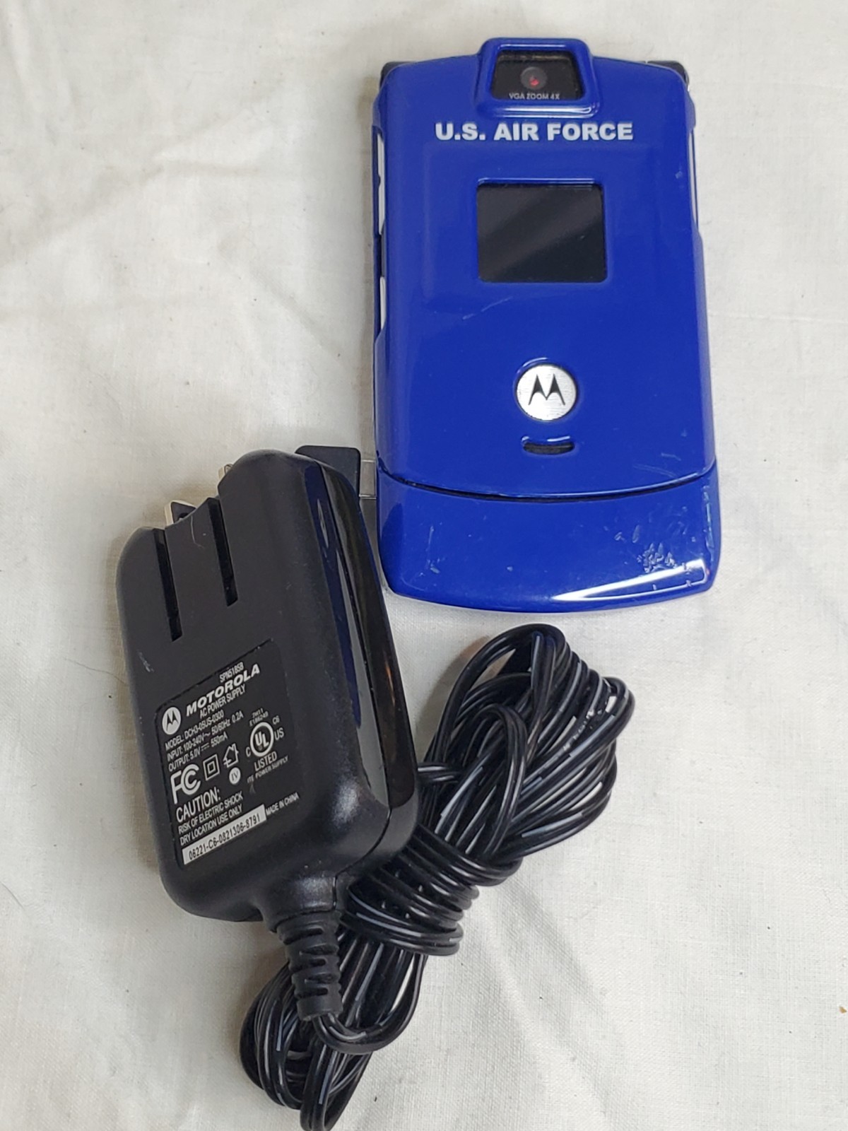 Junk Drawer Lot-Vtg. Electronics/Cell Phones/Cords/Sirius/Motorola/Samsung/AS IS