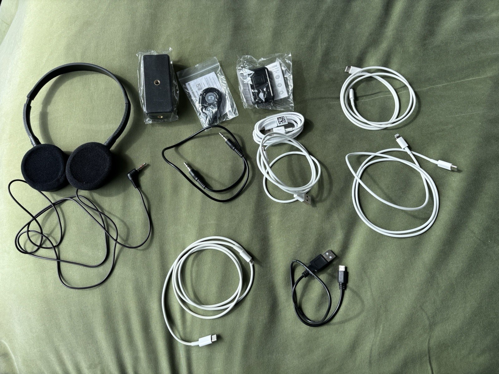 Lot of Various Electronics Headphones USB USB-C Lightning Cords Bluetooth Remote