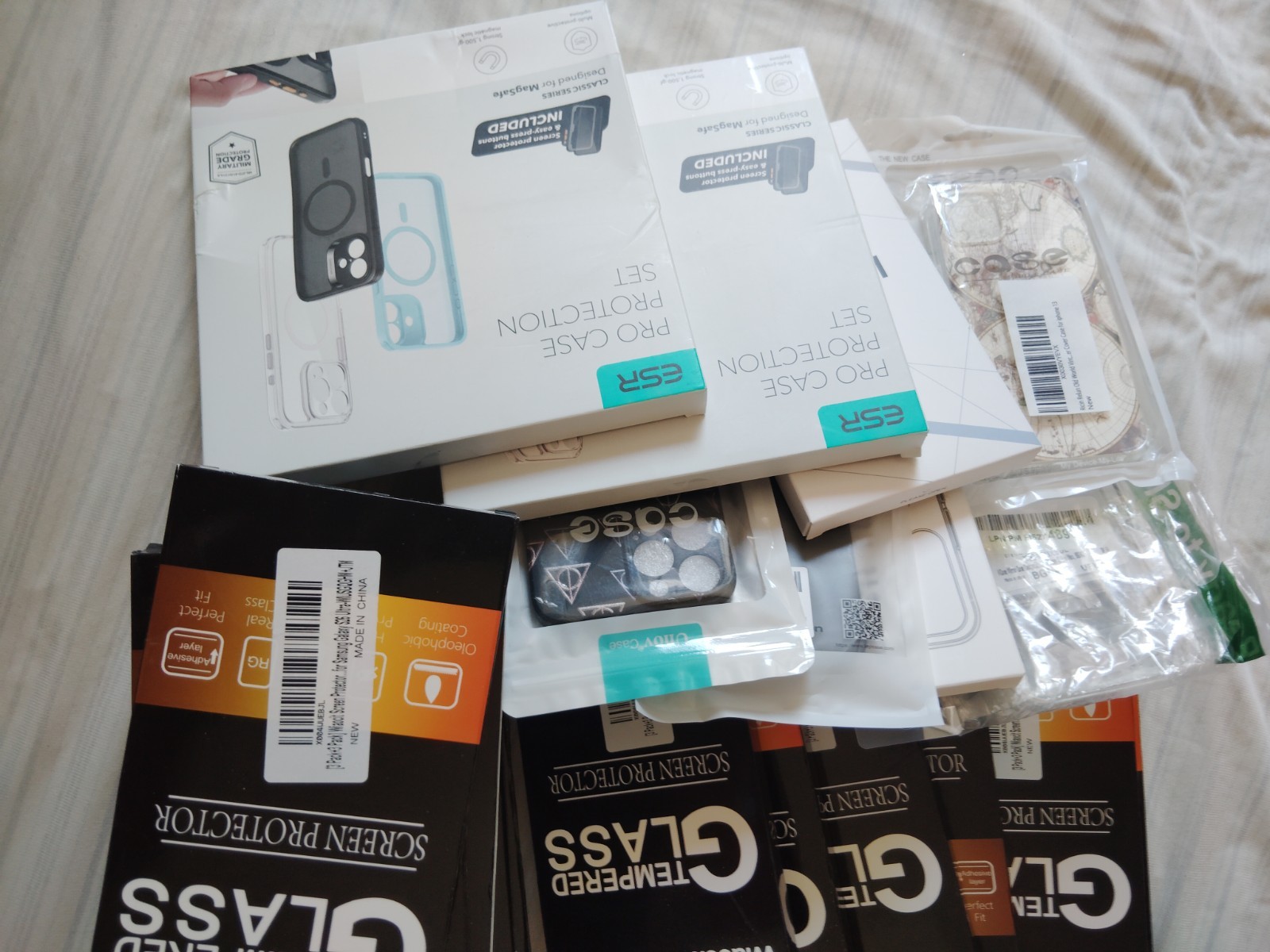 36PC NEW IPHONE + TABLET ACCESSORY RESELLER LOT – ALL SEALED iPhone 17, 13, 14