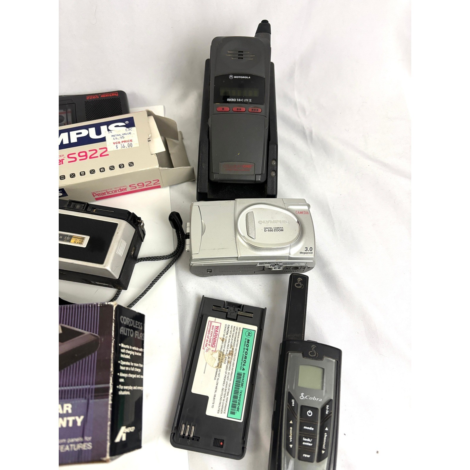 Vintage 80s 90s Electronics Lot Canon Kodak Olympus Motorola Cameras 17 Lot