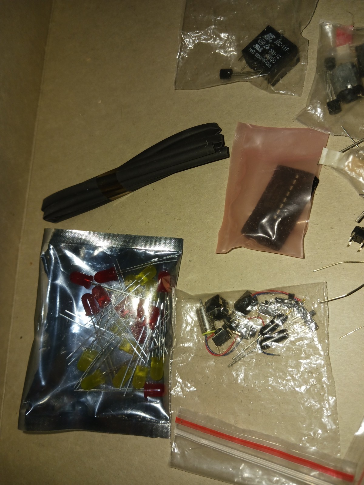 Large Mixed Electronics Components Lot – Resistors LEDs ICs Transistors DIY Part