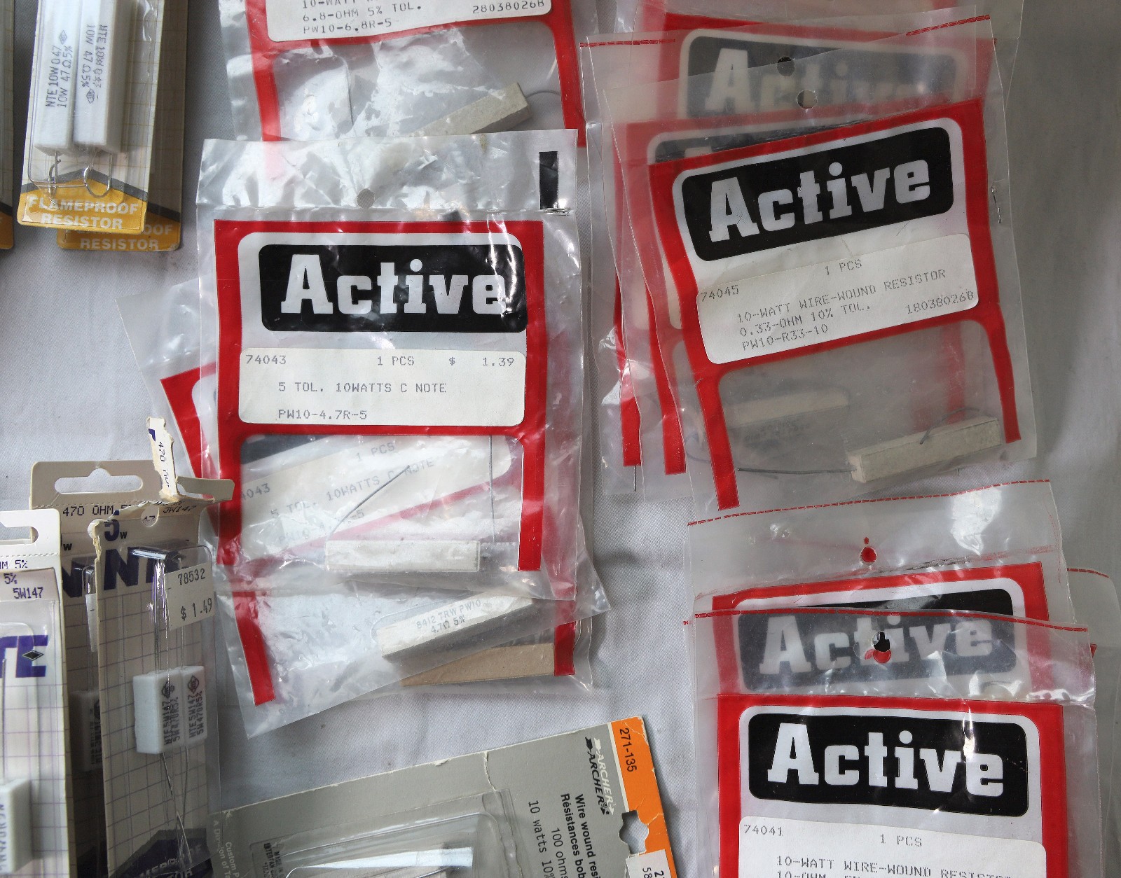 New resistors(47) and capacitors(see photo):