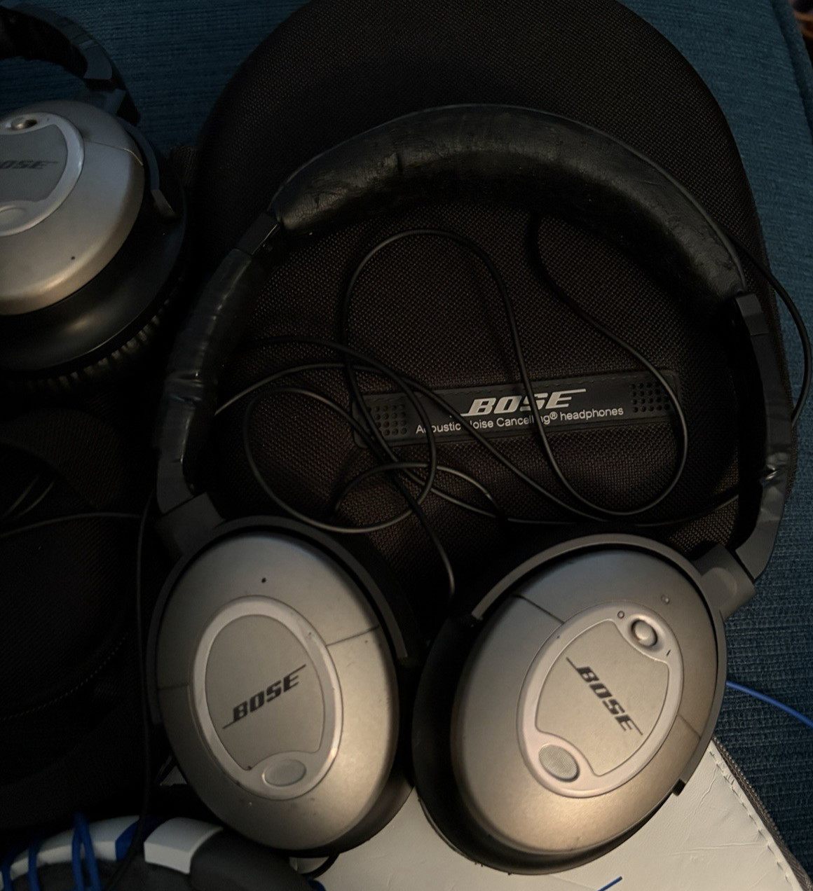 Lot: 3 Bose QC Headphones, Olympus FE-340 Camera, 3 Apple Earbuds – Electronics