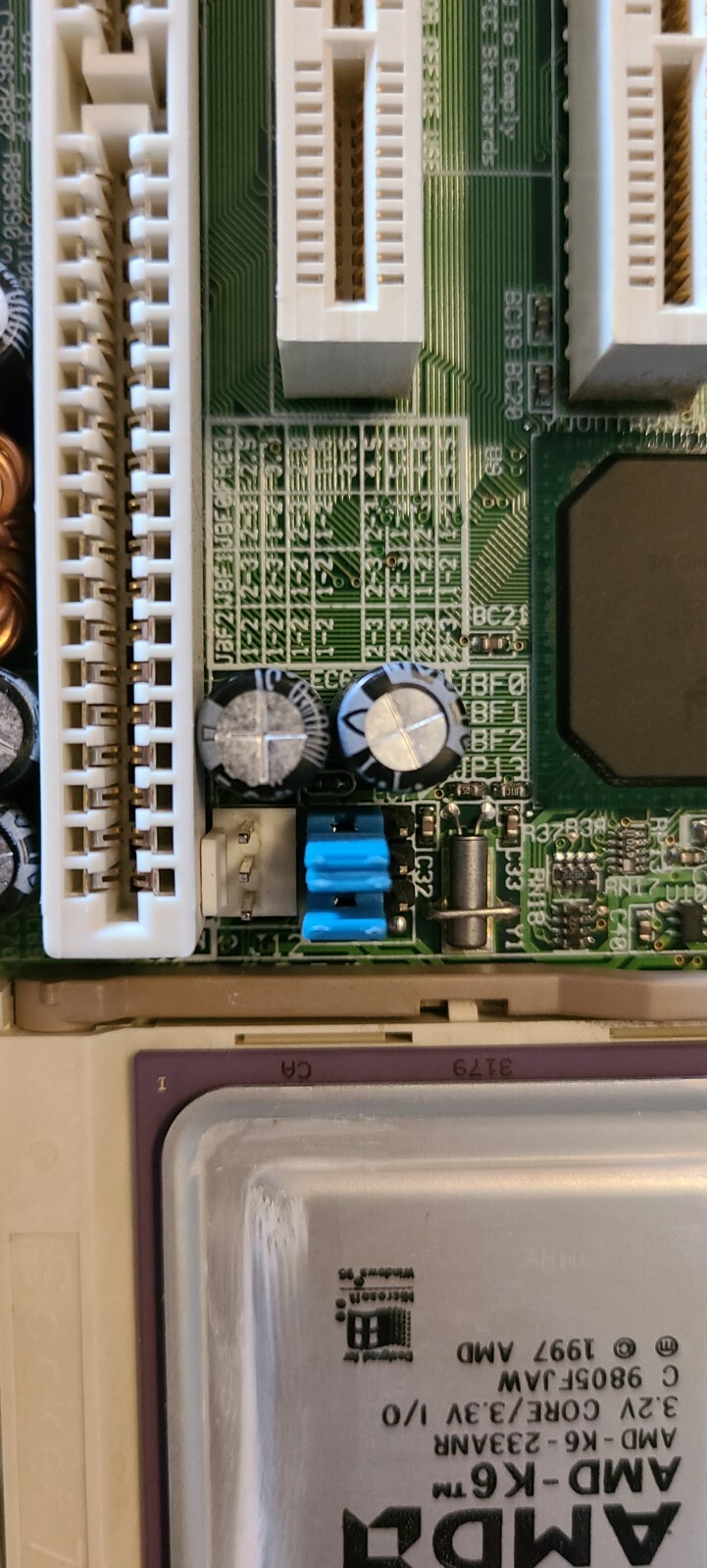 Tekram P5T30-B4E Rev. 1.1 Socket 7 with AMD K6 233ANR CPU memory cooler