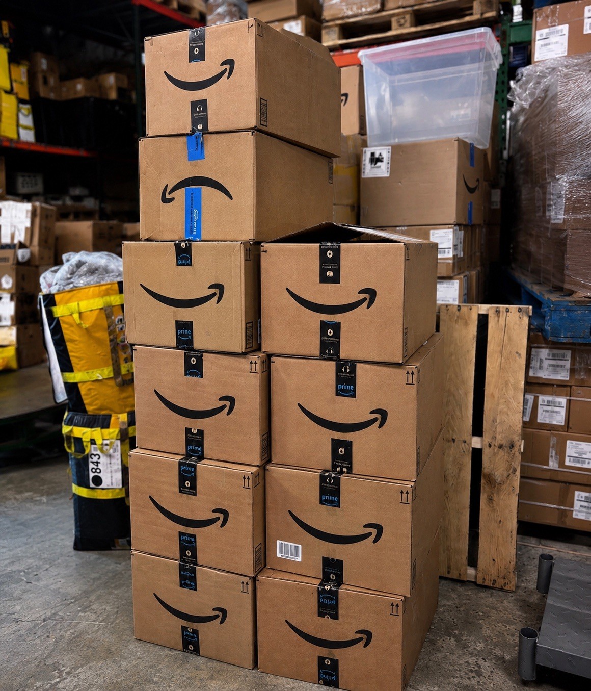 Amazon Mystery Box Large Premium Liquidation Exclusive Merchandise NWT 20+ Items