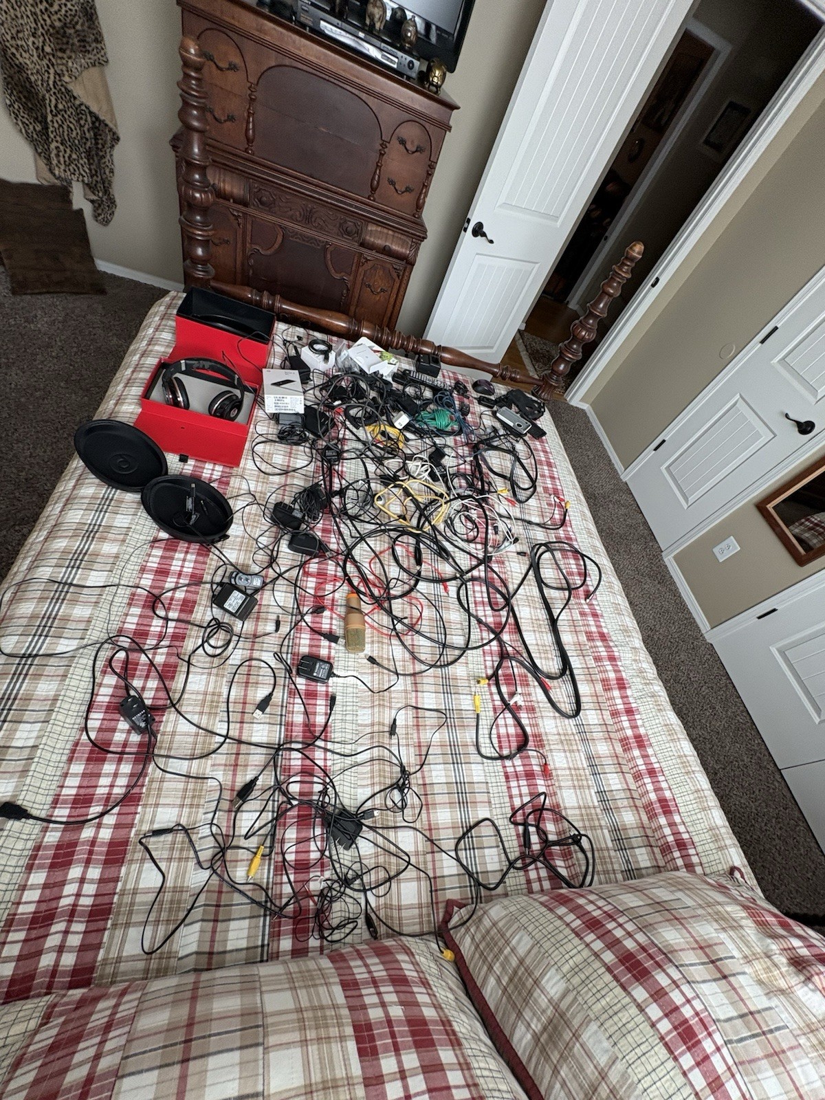 Google Pixel 2 XL Mixed Lot Cables Chargers Remotes Headphones
