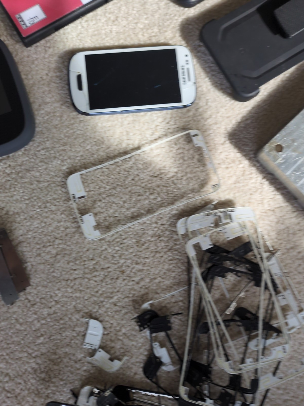 Huge Electronics Lot Phone Cases CDs Cameras Repair Parts Apple Nintendo 3DS
