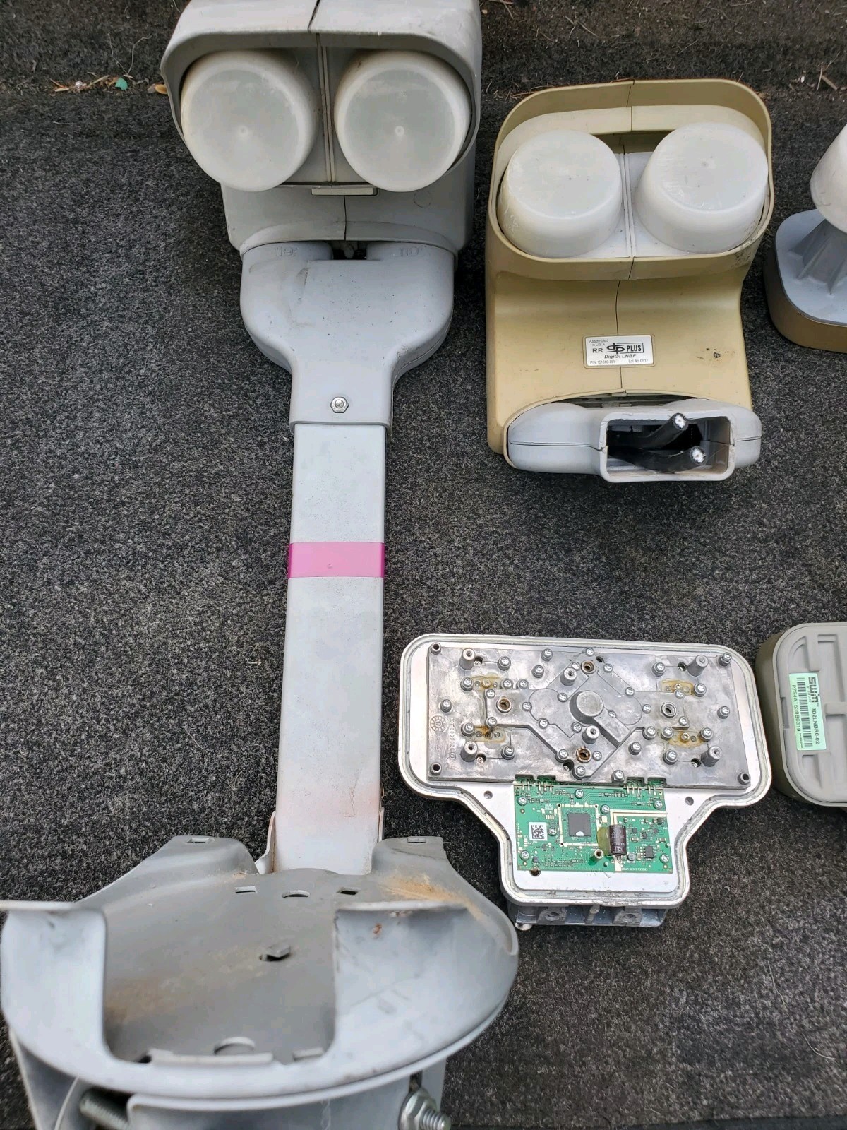 Mixed Lot Satellite Dish Network Feed Horns LNBF DirecTV SWM Parts Mount