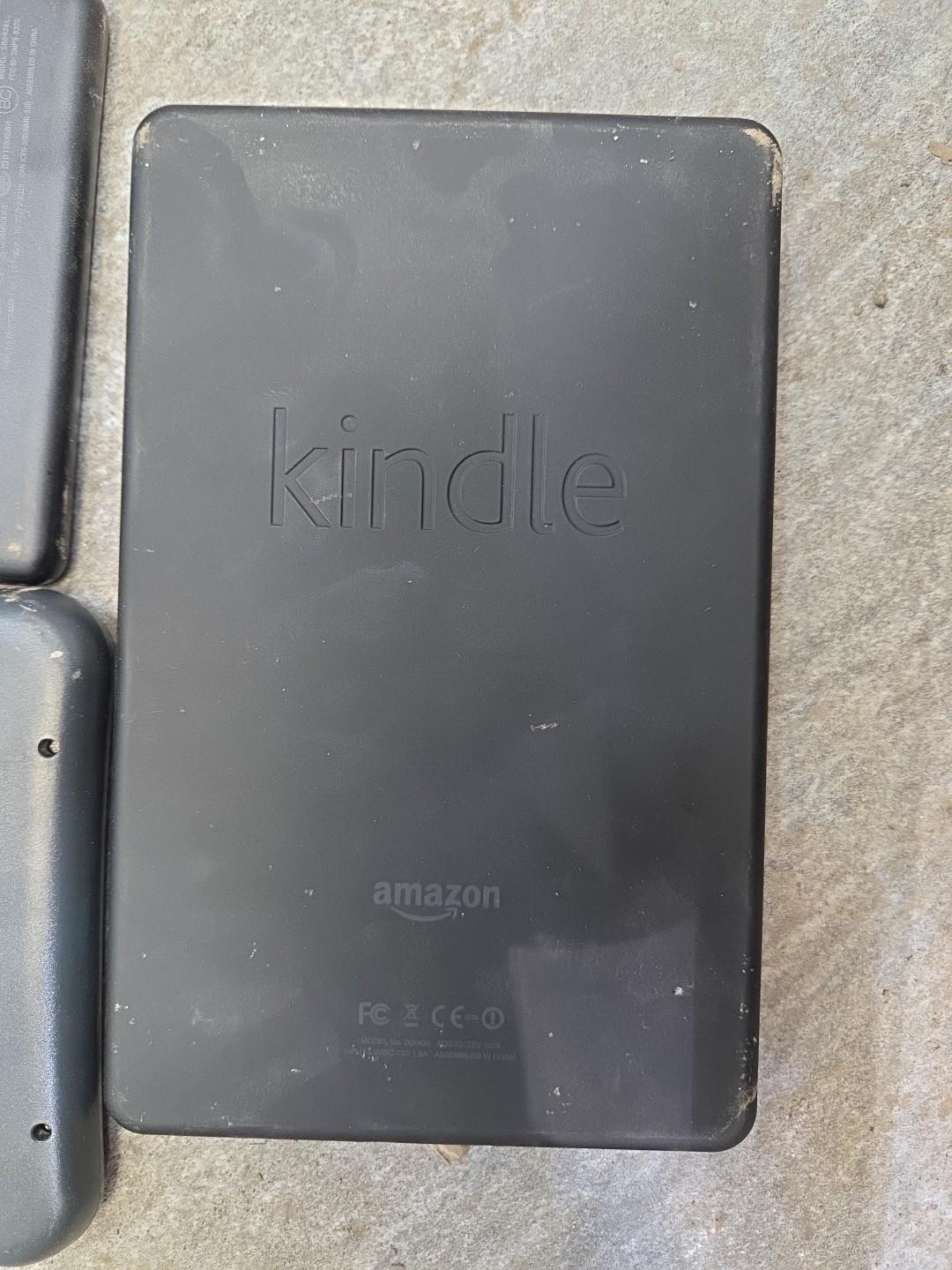 lot of 5 amazon kindle fires models SV98LN D01400 SR043KL
